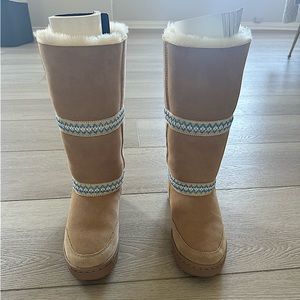 UGG SUNDANCE REVIVAL TASMAN BRAID SAND BEIGE SUEDE FUR TALL BOOTS SIZE 6